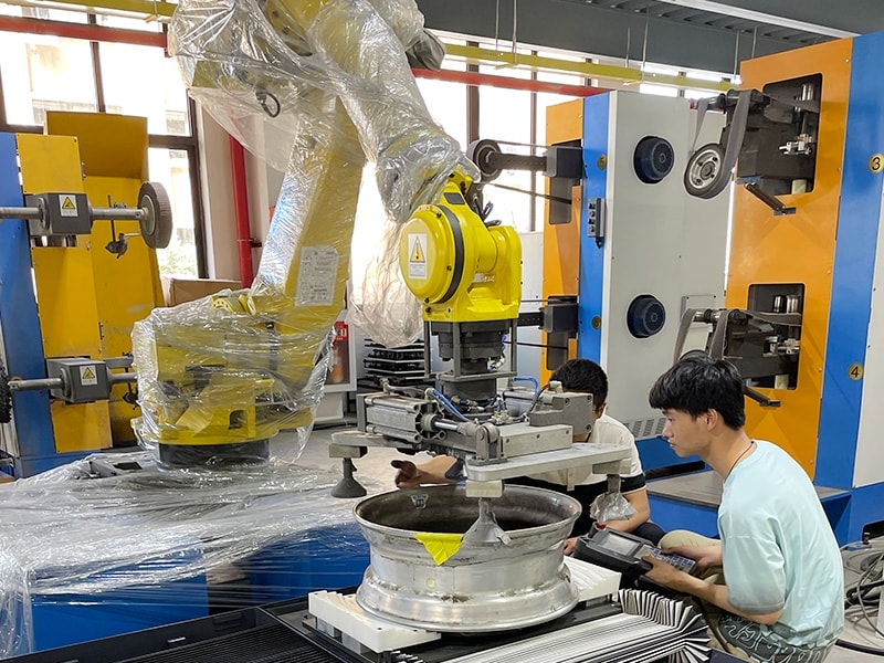 2.Automotive Wheel Grinding And Deburring