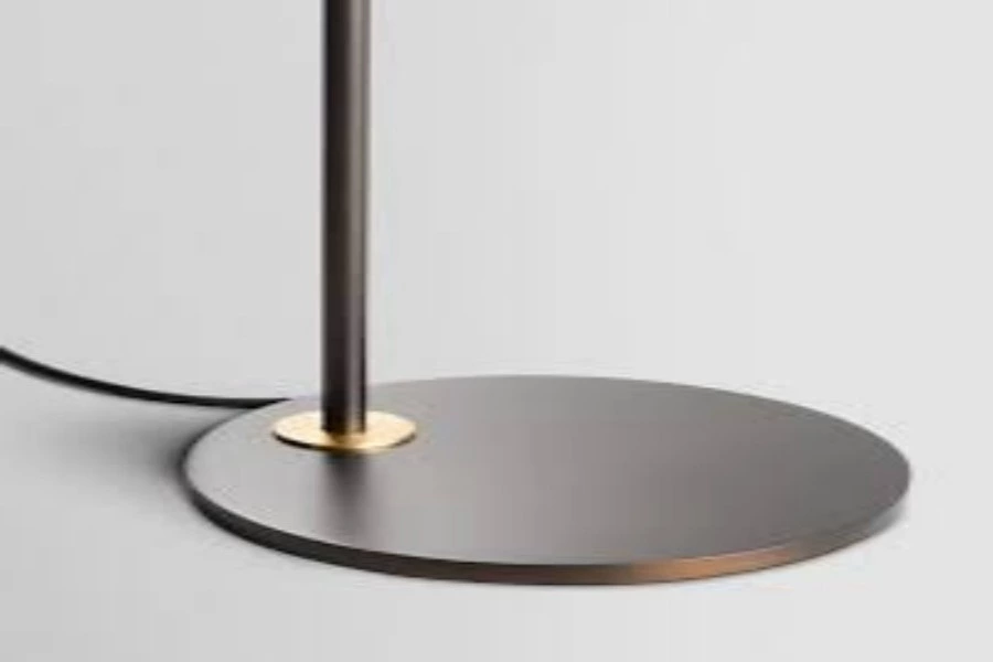 2. Lamp Base Polishing