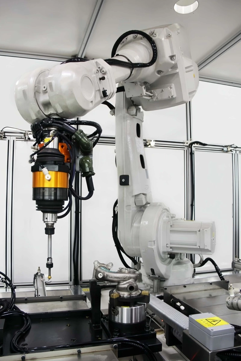 Kingstone robotic cell in kitchenware factory stainless steel polishing